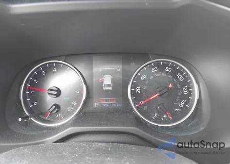 2021 Toyota Rav4 Xle z USA, uszkodzony, nr VIN 2T3P1RFVXMW141100